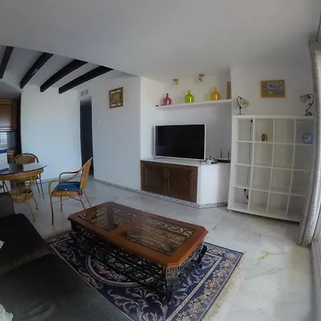 아파트 Уютная Квартира В 100М От Пляжа 또레비에하